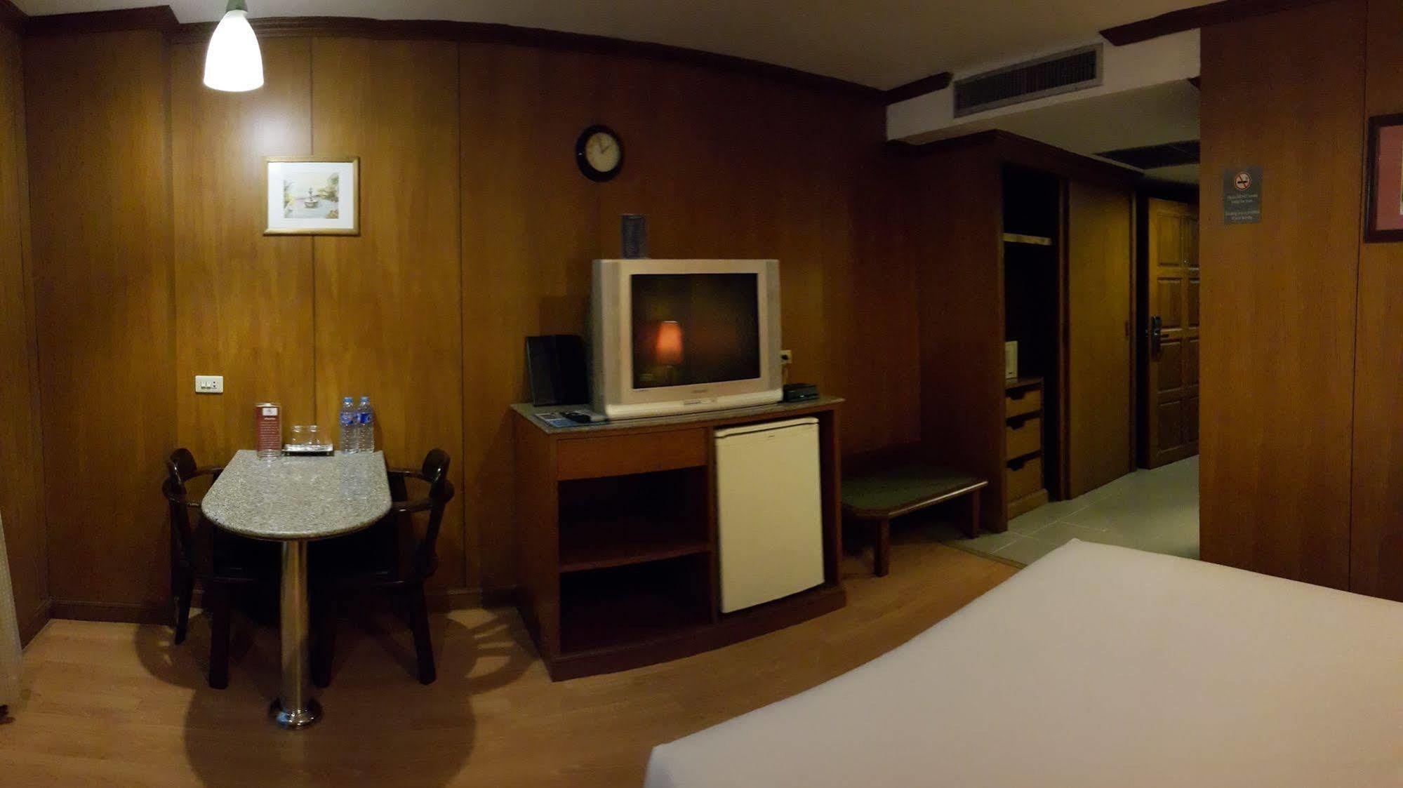 Dynasty Inn Pattaya Zewnętrze zdjęcie