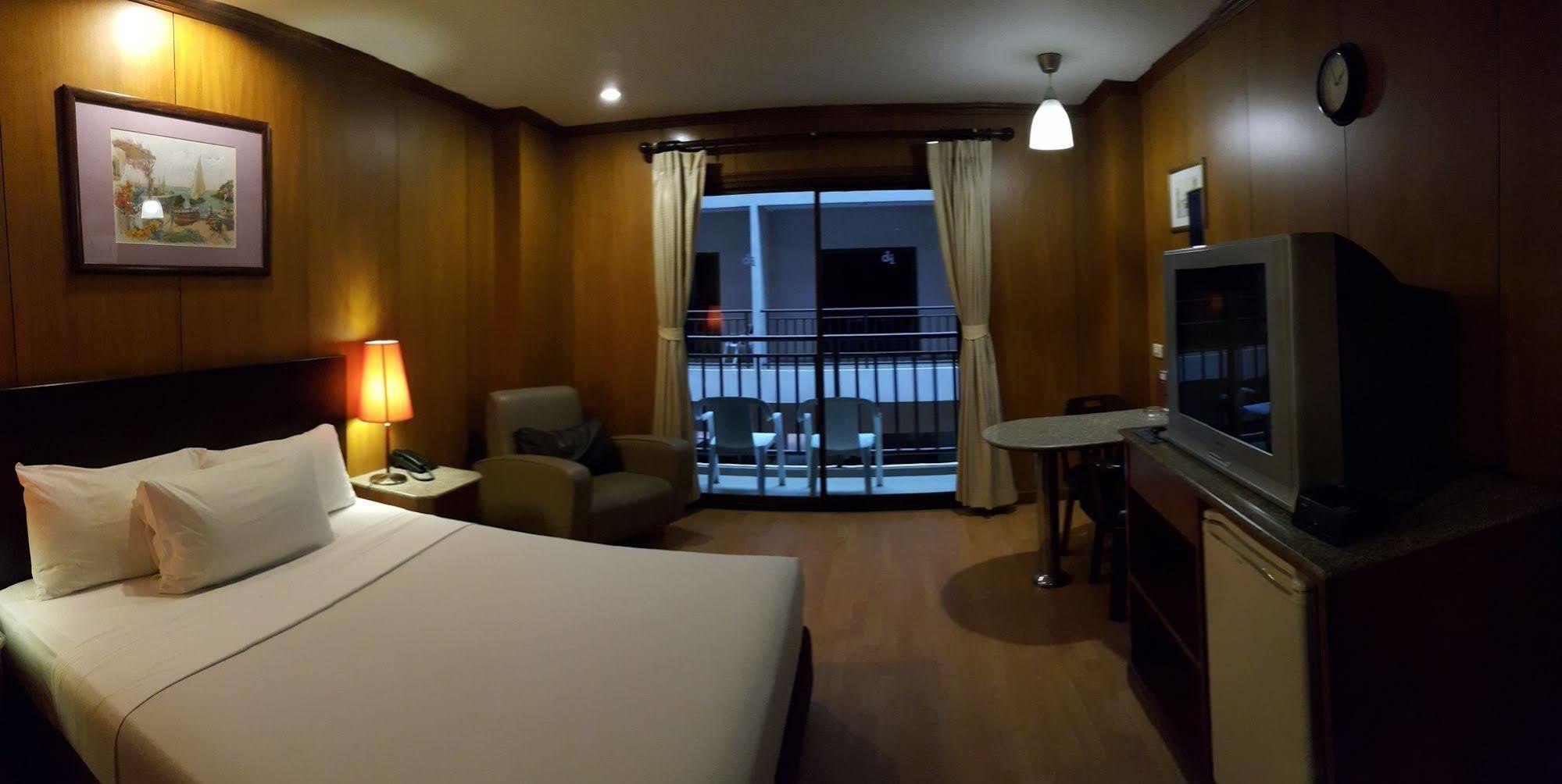 Dynasty Inn Pattaya Zewnętrze zdjęcie